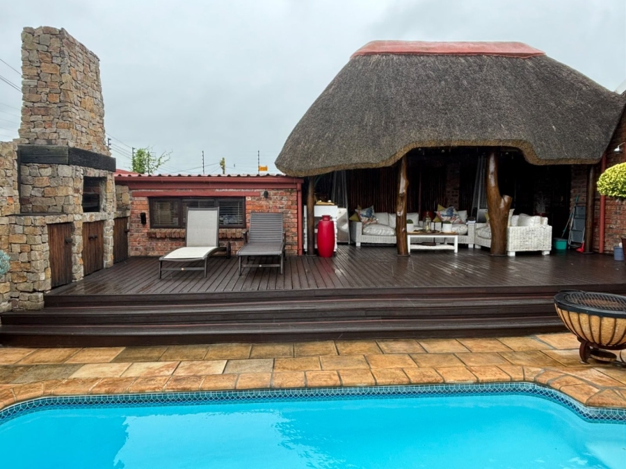 3 Bedroom Property for Sale in Uitenhage Central Eastern Cape